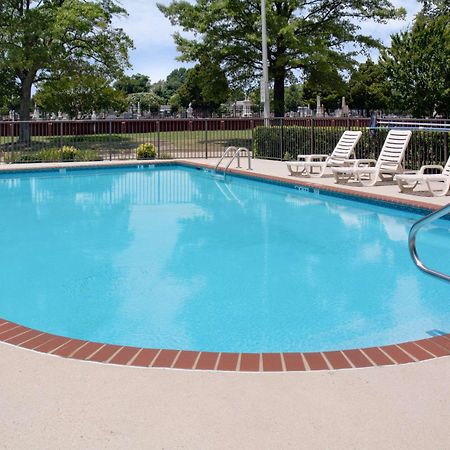 Quality Inn & Suites Olde Town Portsmouth Εξωτερικό φωτογραφία