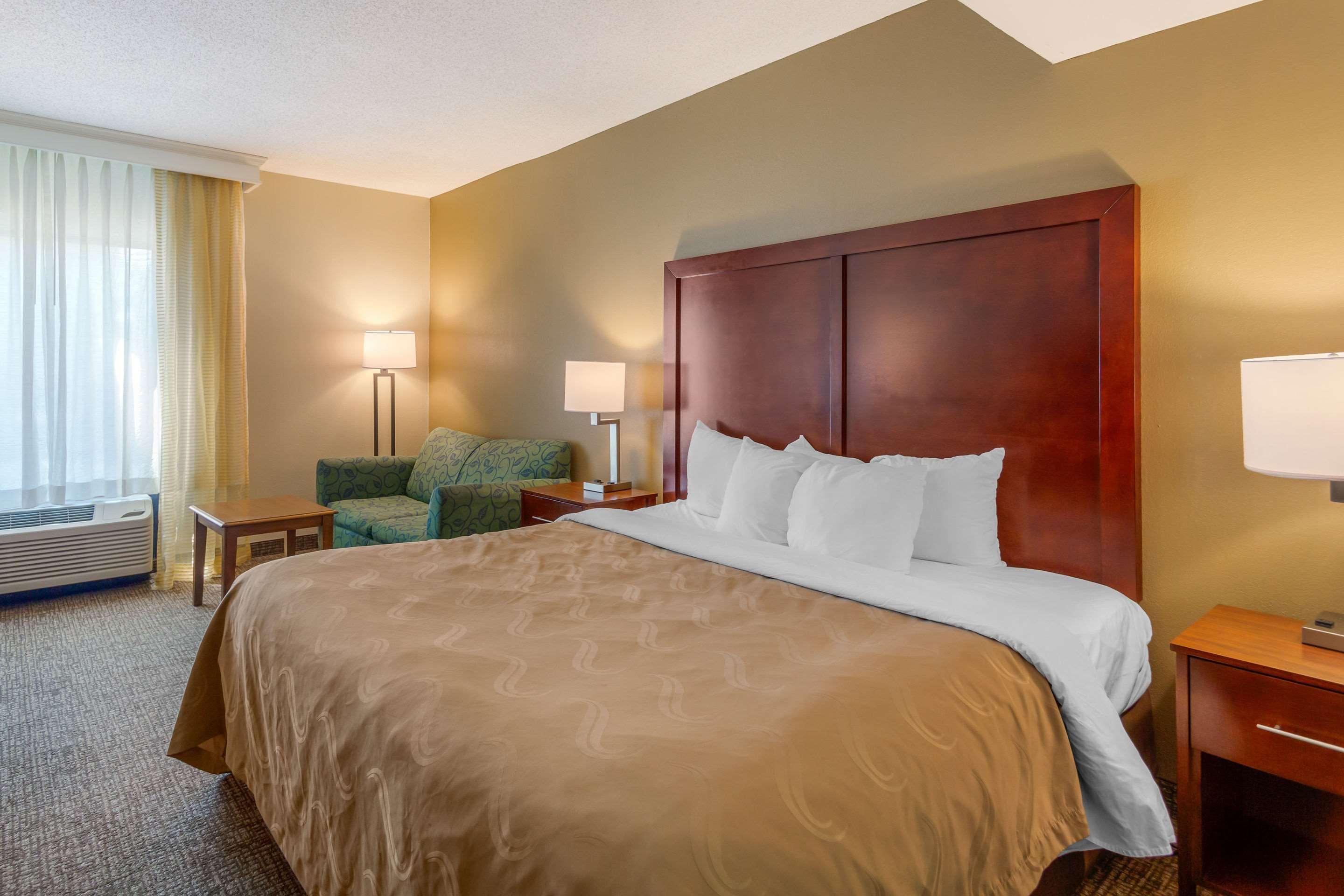 Quality Inn & Suites Olde Town Portsmouth Εξωτερικό φωτογραφία