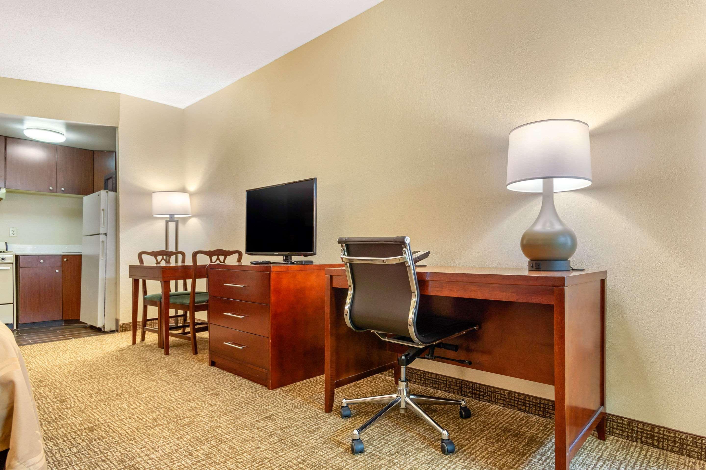 Quality Inn & Suites Olde Town Portsmouth Εξωτερικό φωτογραφία