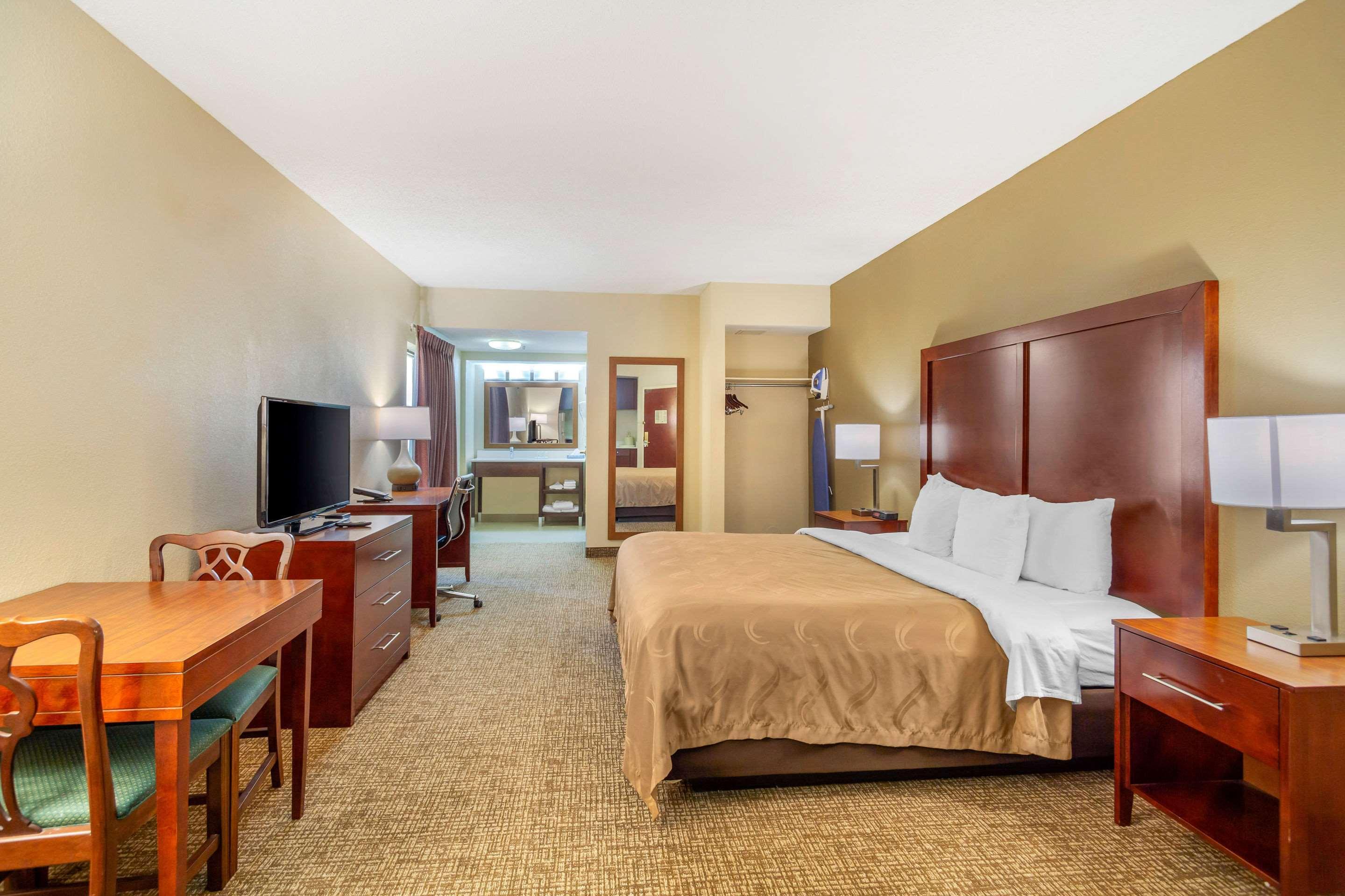 Quality Inn & Suites Olde Town Portsmouth Εξωτερικό φωτογραφία