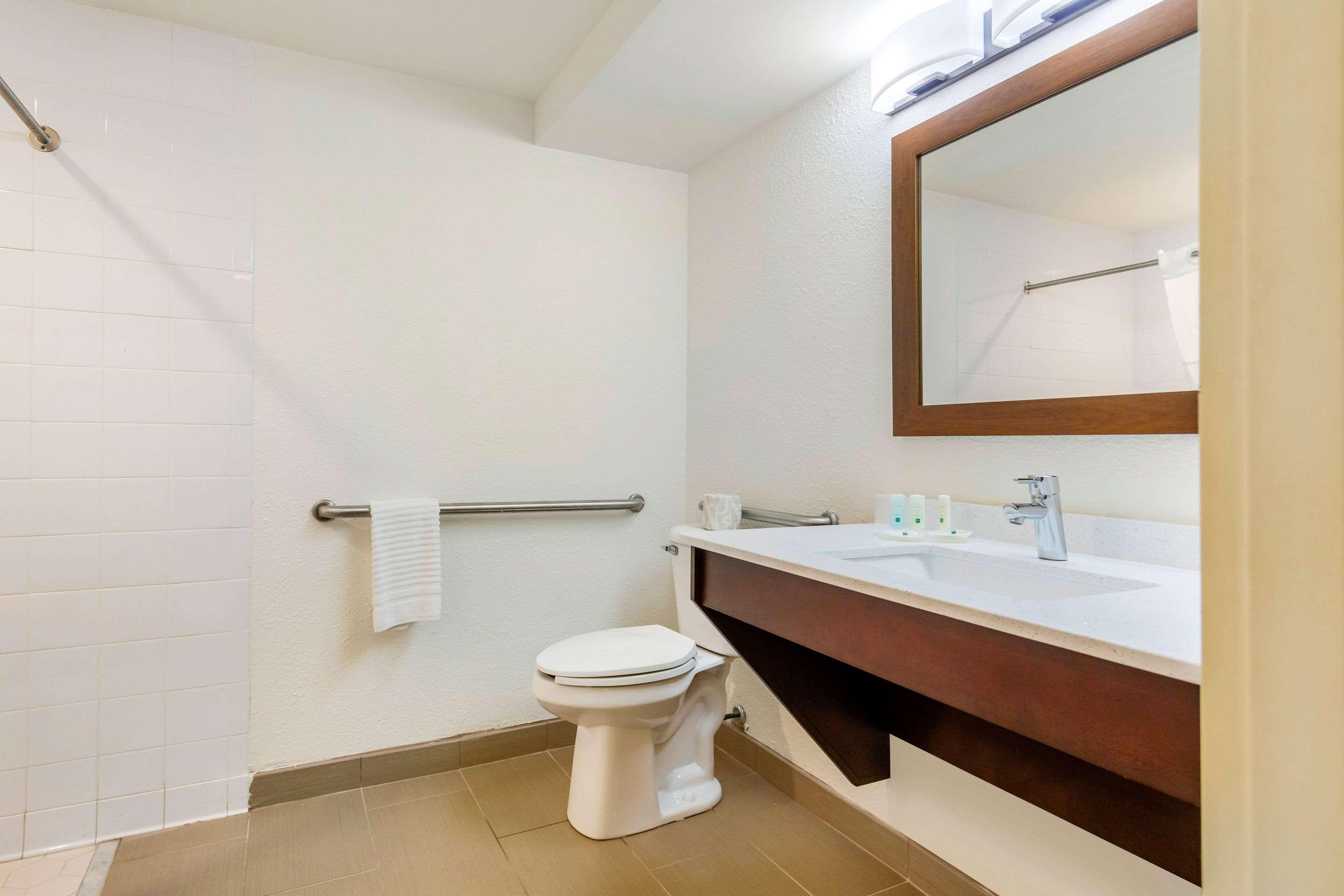 Quality Inn & Suites Olde Town Portsmouth Εξωτερικό φωτογραφία
