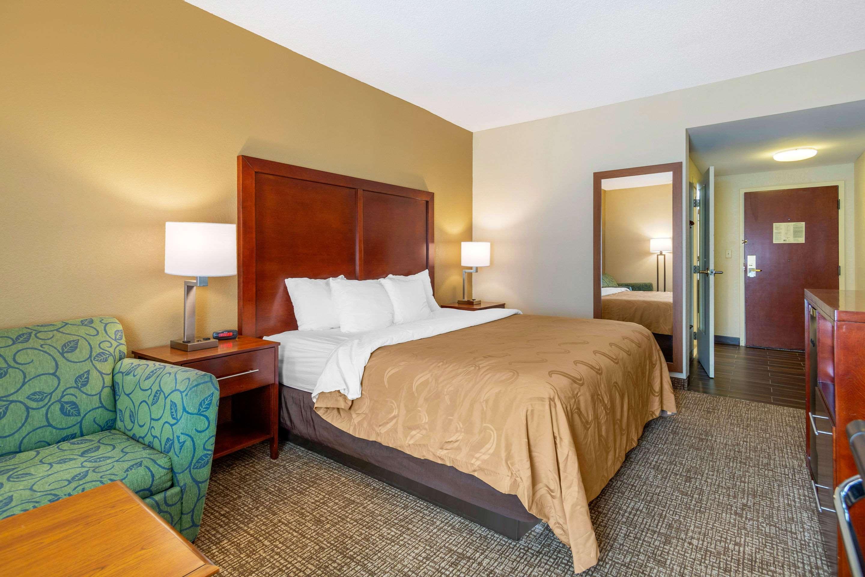 Quality Inn & Suites Olde Town Portsmouth Εξωτερικό φωτογραφία