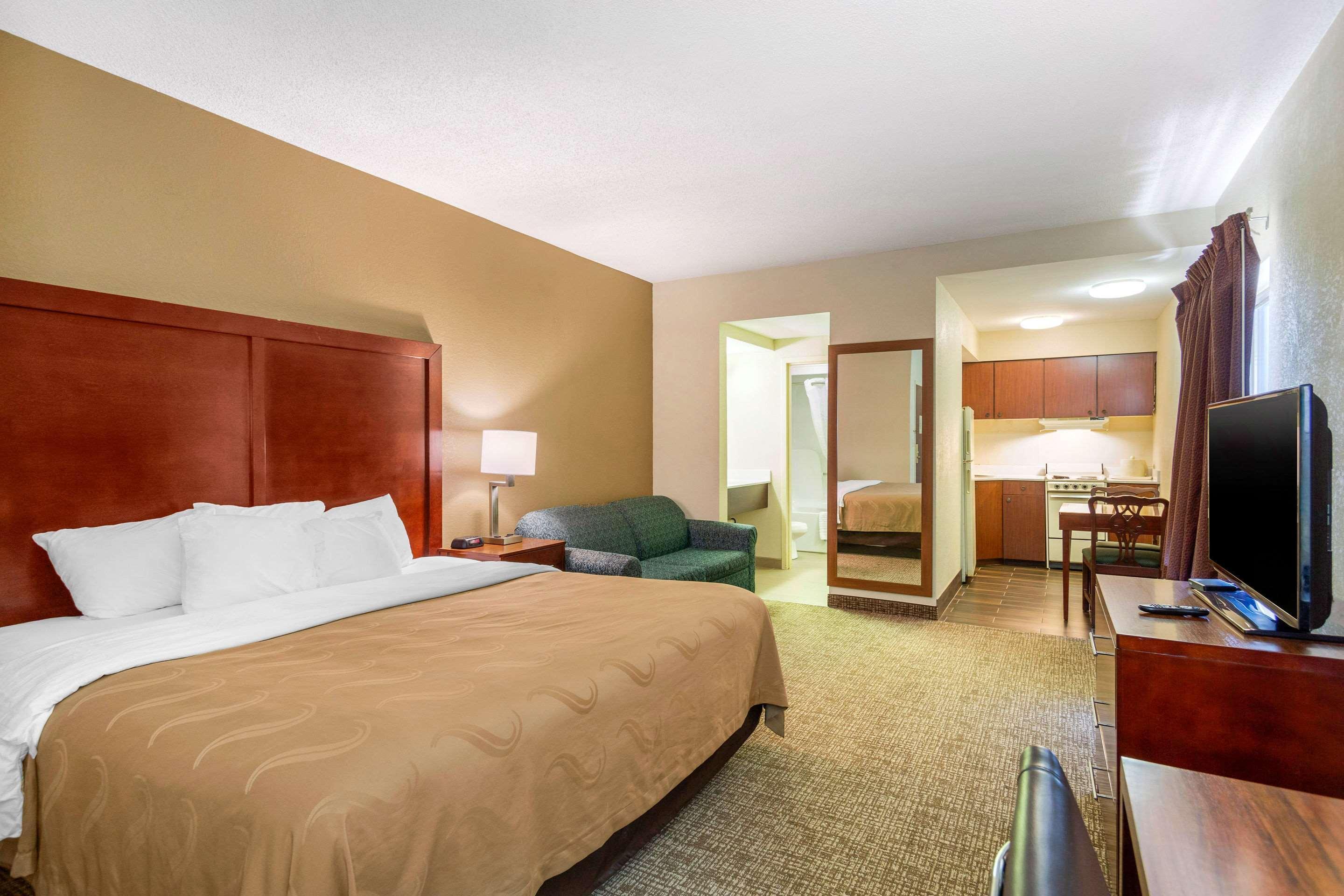 Quality Inn & Suites Olde Town Portsmouth Εξωτερικό φωτογραφία