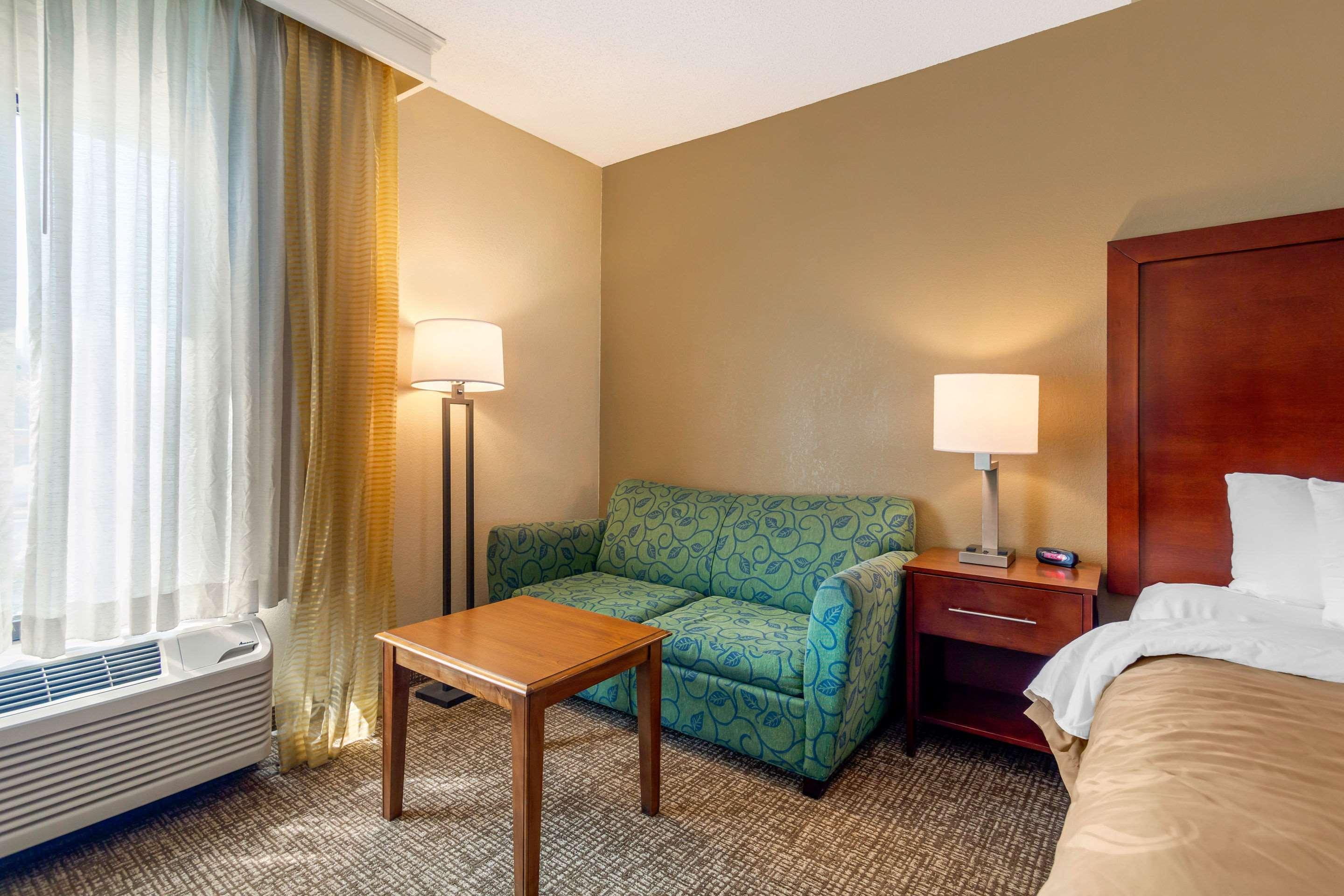 Quality Inn & Suites Olde Town Portsmouth Εξωτερικό φωτογραφία