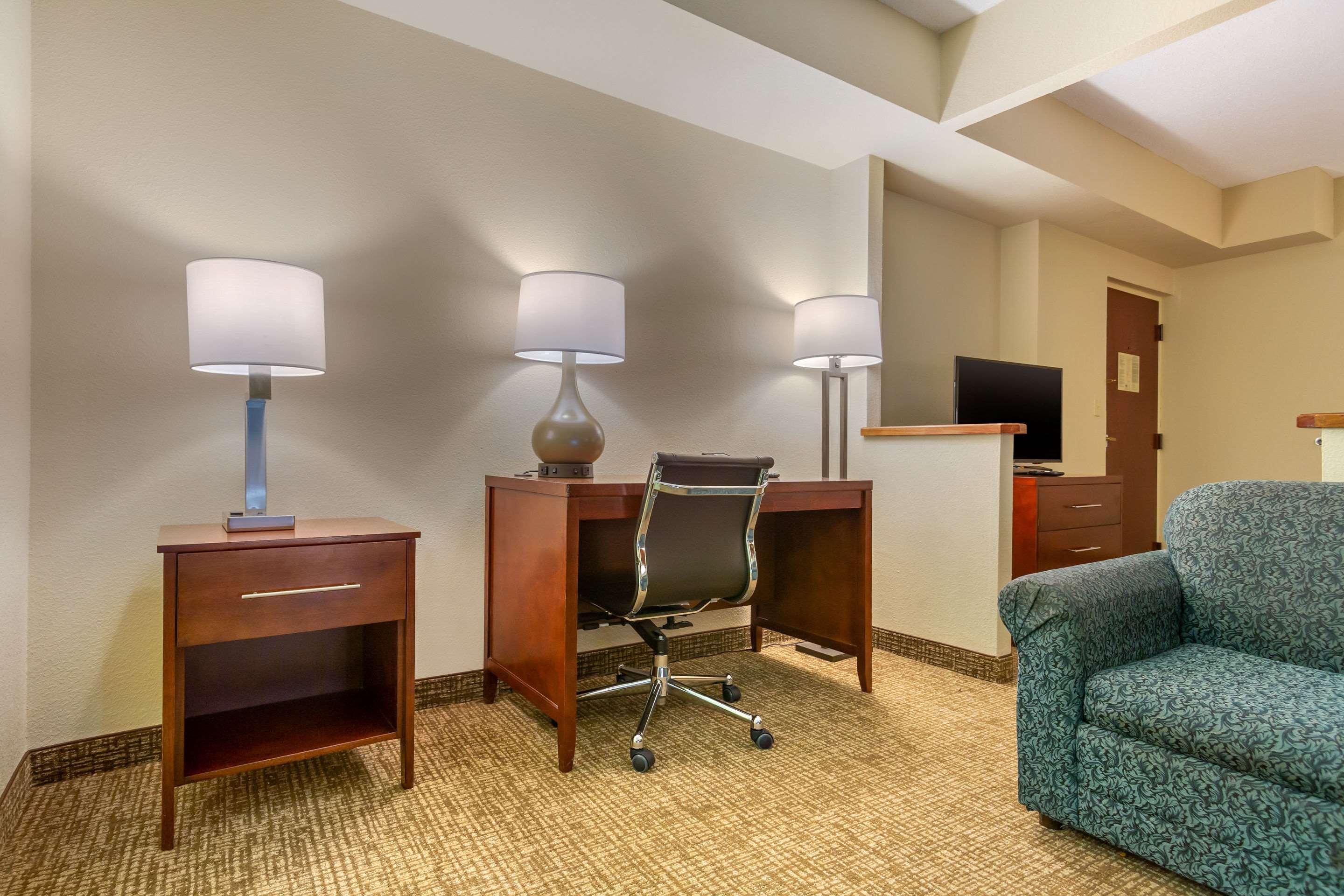 Quality Inn & Suites Olde Town Portsmouth Εξωτερικό φωτογραφία