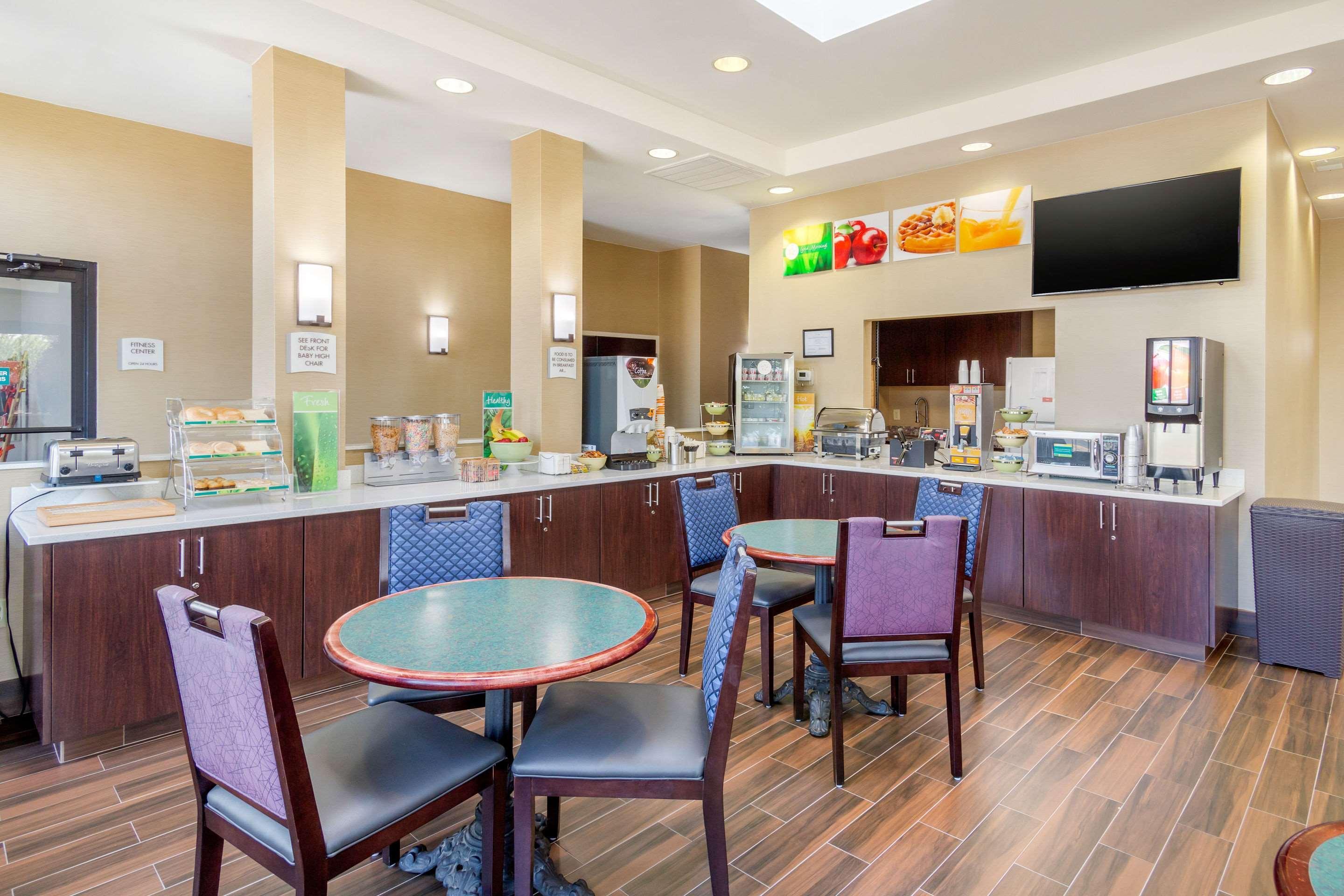 Quality Inn & Suites Olde Town Portsmouth Εξωτερικό φωτογραφία