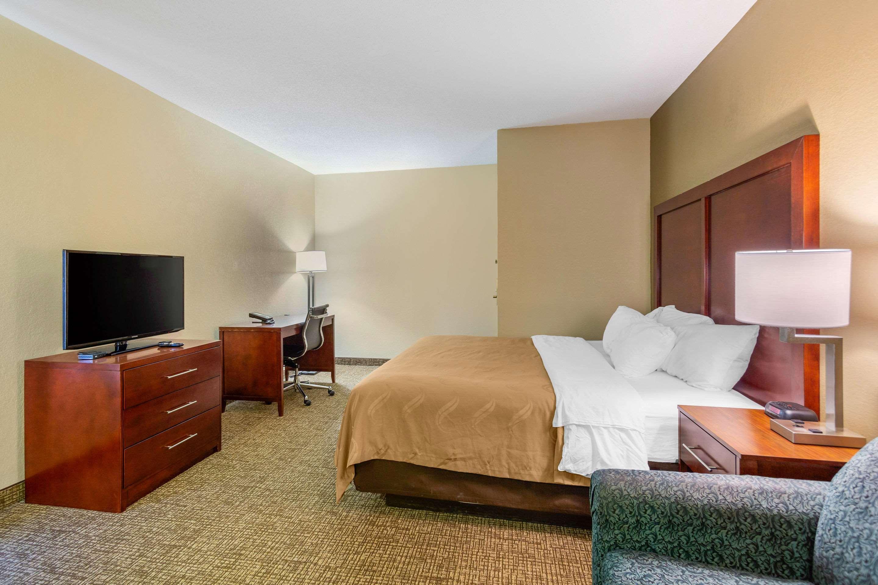 Quality Inn & Suites Olde Town Portsmouth Εξωτερικό φωτογραφία