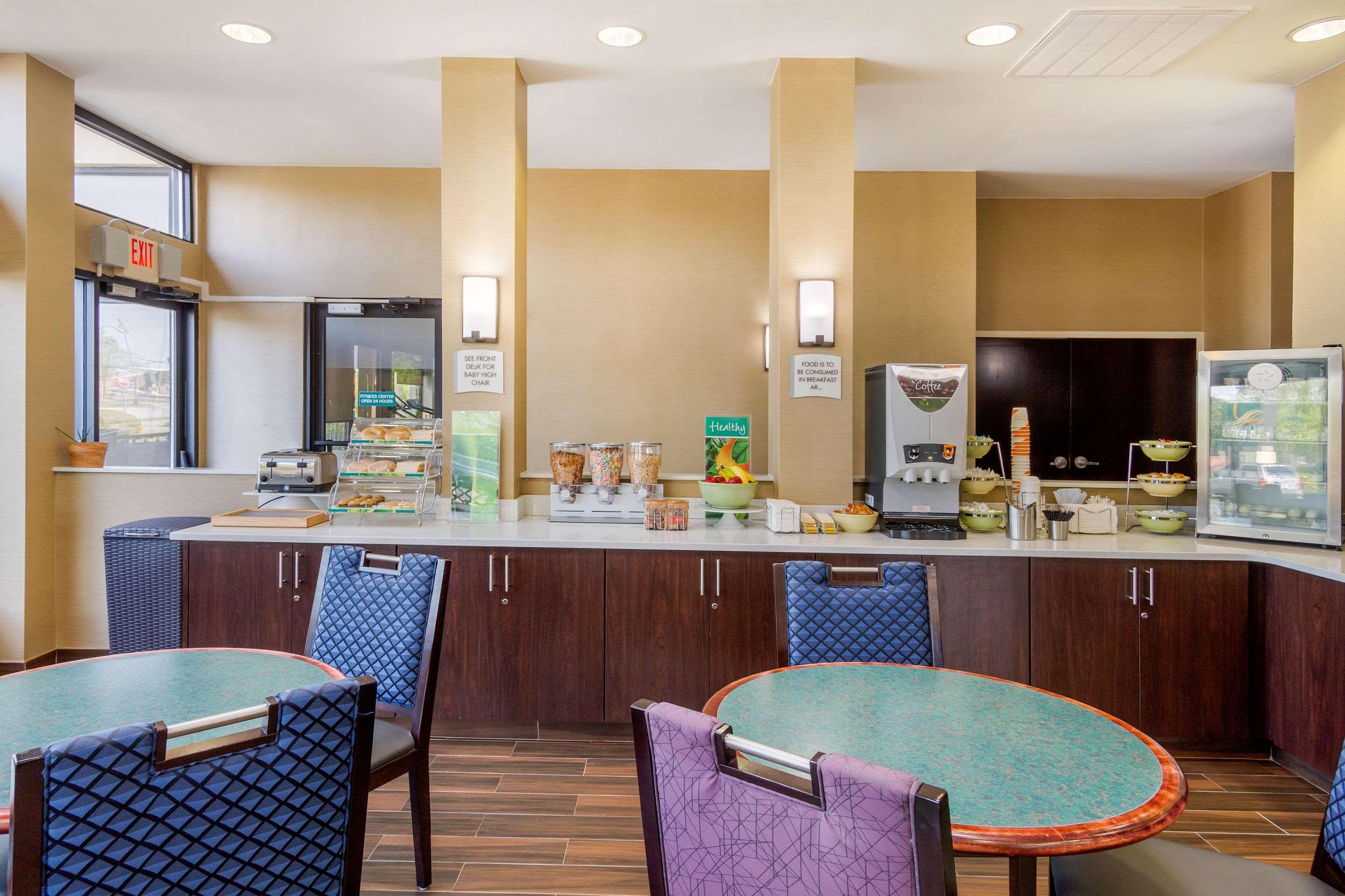 Quality Inn & Suites Olde Town Portsmouth Εξωτερικό φωτογραφία