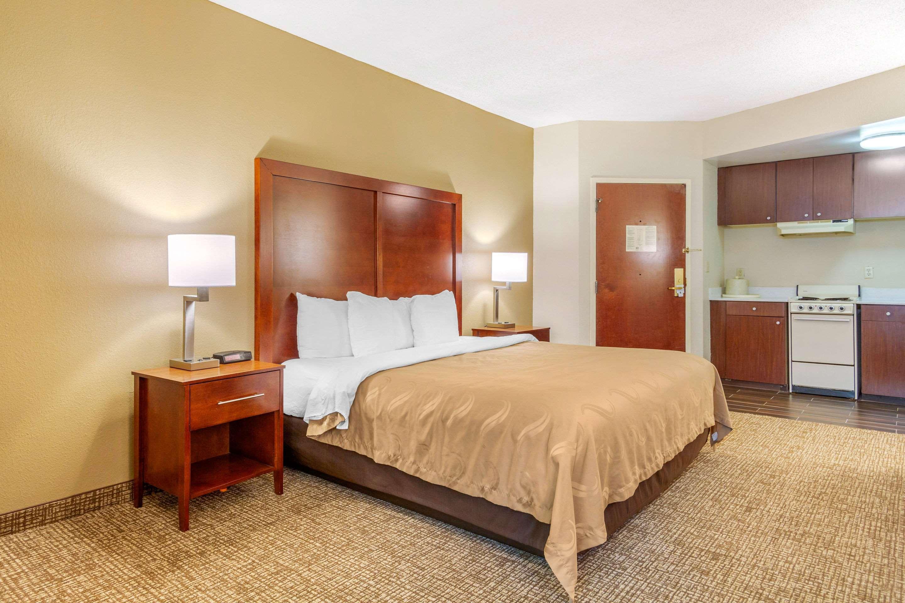 Quality Inn & Suites Olde Town Portsmouth Εξωτερικό φωτογραφία