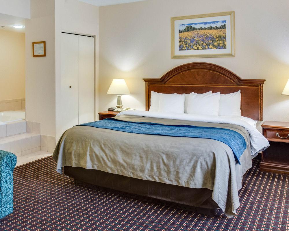 Quality Inn & Suites Olde Town Portsmouth Εξωτερικό φωτογραφία