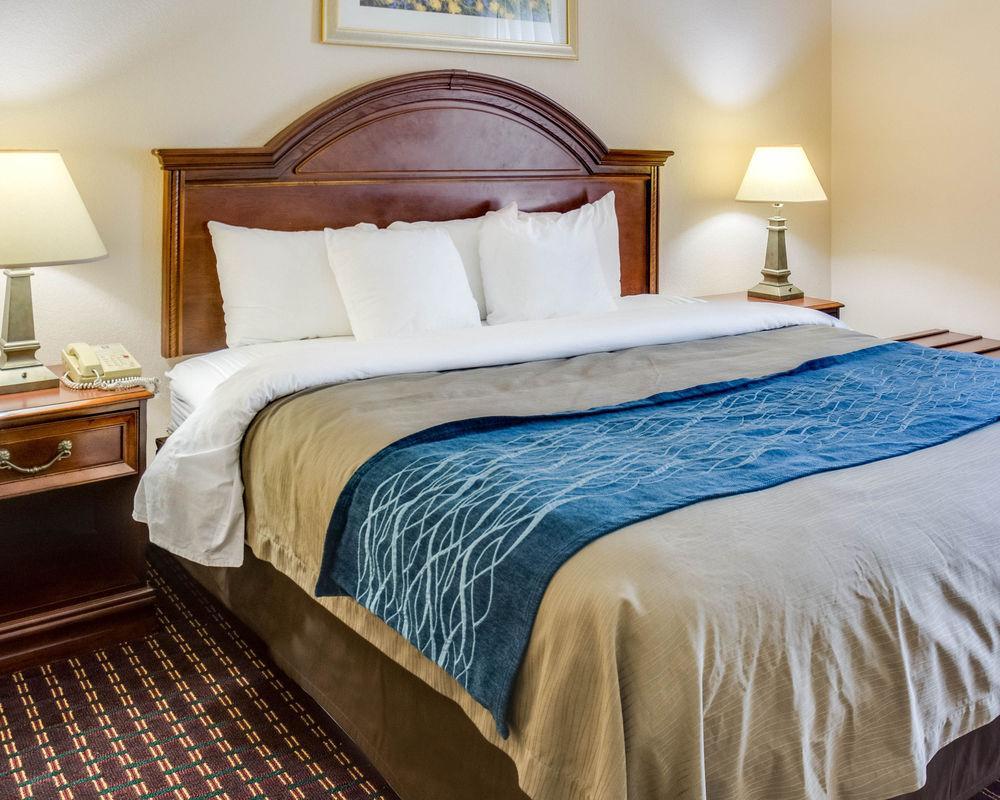 Quality Inn & Suites Olde Town Portsmouth Εξωτερικό φωτογραφία